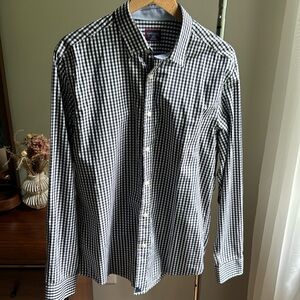 Men’s large Navy Untuckit shirt